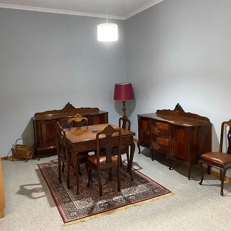 Dom wakacyjny 3 Bed House - Sleeps 6 - Parking - Wifi Travanca (Porto)